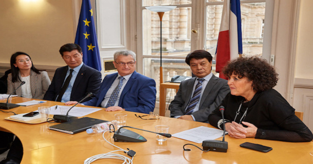 司政洛桑森格与法国参议员会晤。照片：CTA/DIIR